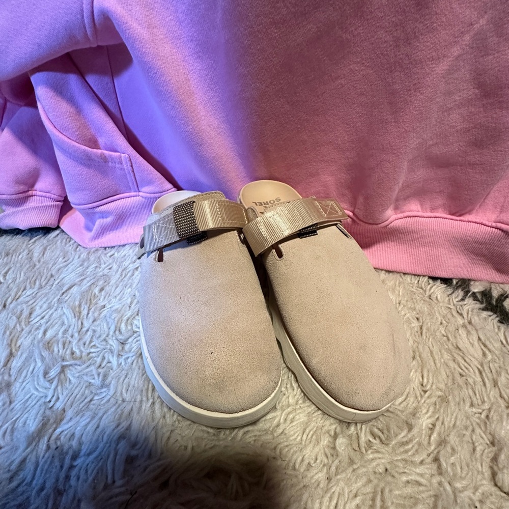 Sorel Beige vibe clog with Strap